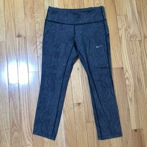 EUC Nike 3/4 Length Leggings Sz XS Dri-Fit